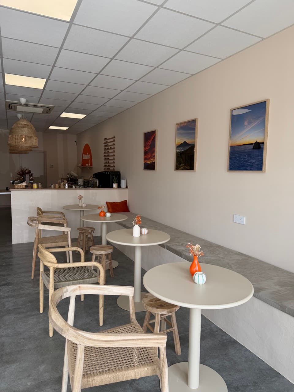 Coffee Shop & Snacks
